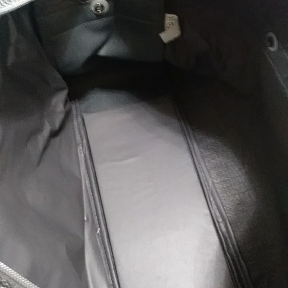 Oscar de la renta travel bag. Sz 20 in 12 in 5in color gray in good con. - Picture 7 of 11